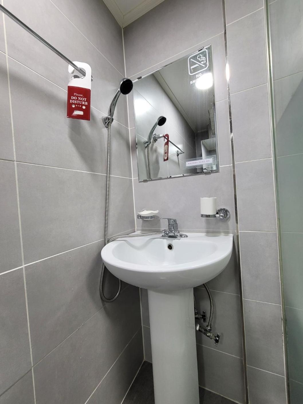 Hostel Female Only - Coco Jongno Hyehwa Station