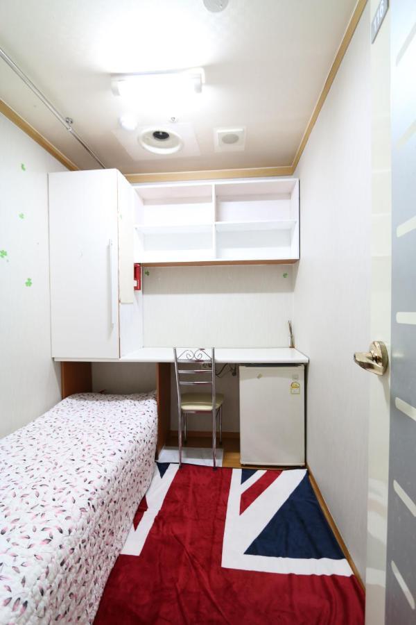 Hostel Female Only - Coco Jongno Hyehwa Station *